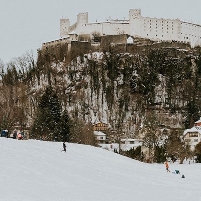 Krauthuegel in Salzburg im Winter zum Schlitten und Bobfahren